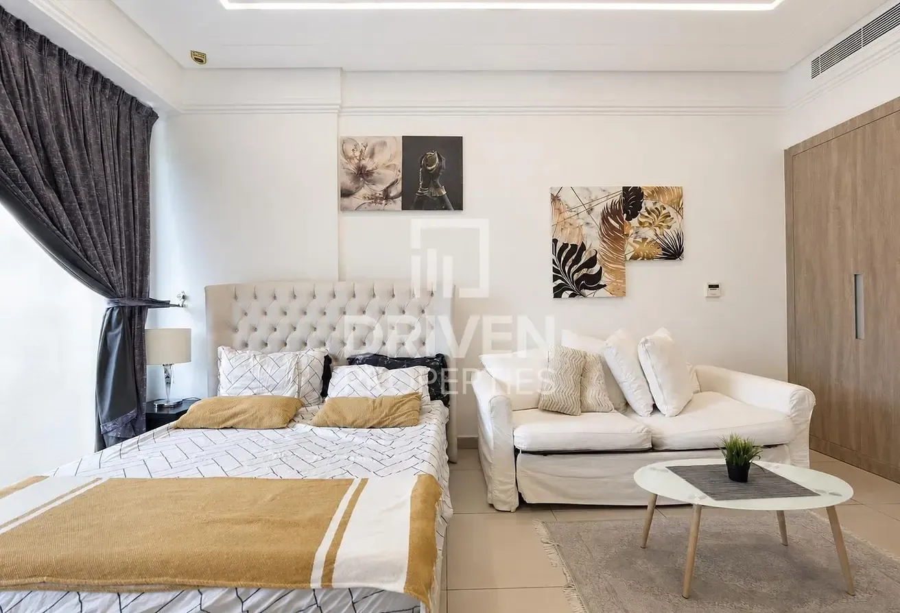 Modern | Premium Amenities | Multiple Cheques