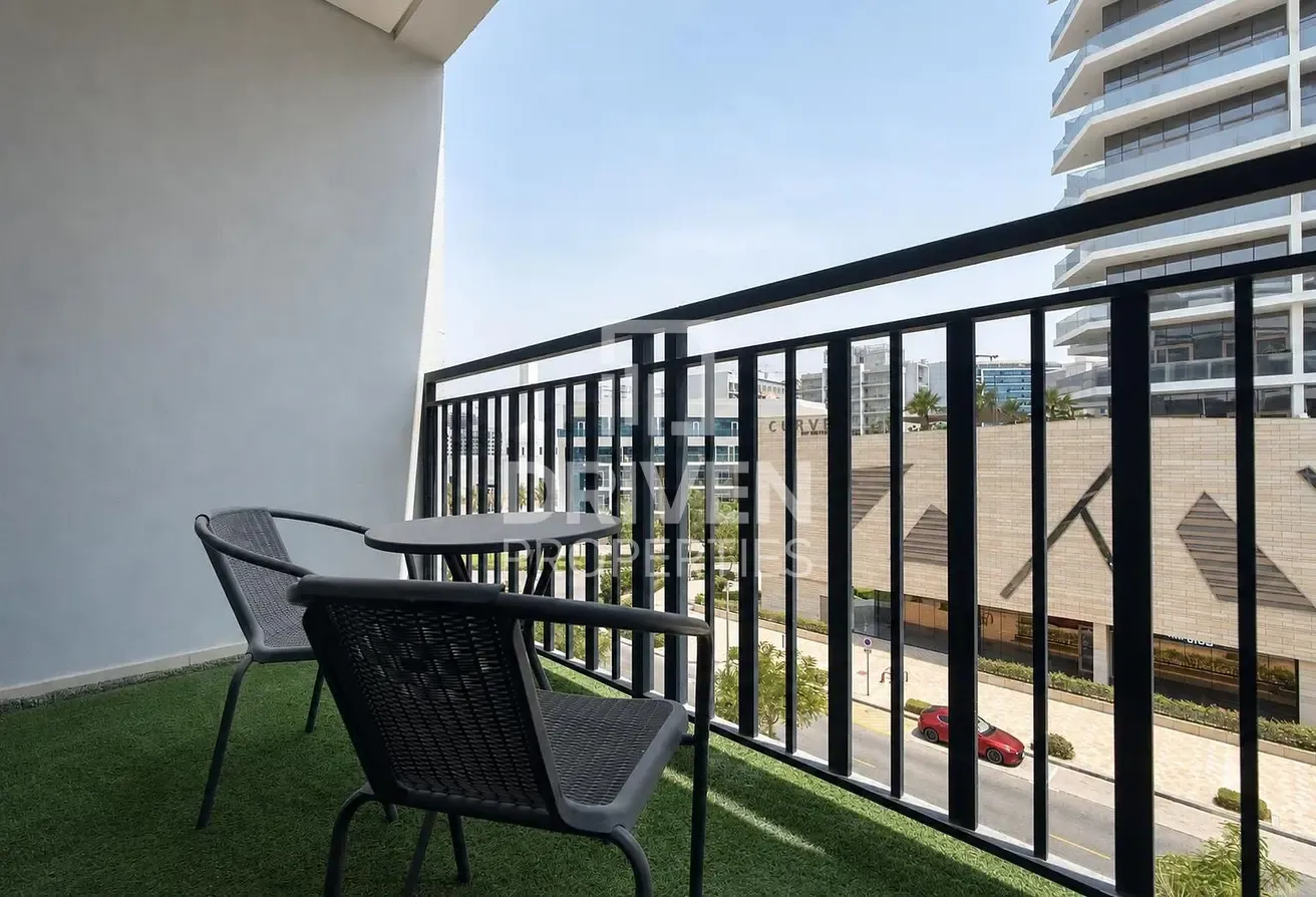 Modern | Premium Amenities | Multiple Cheques