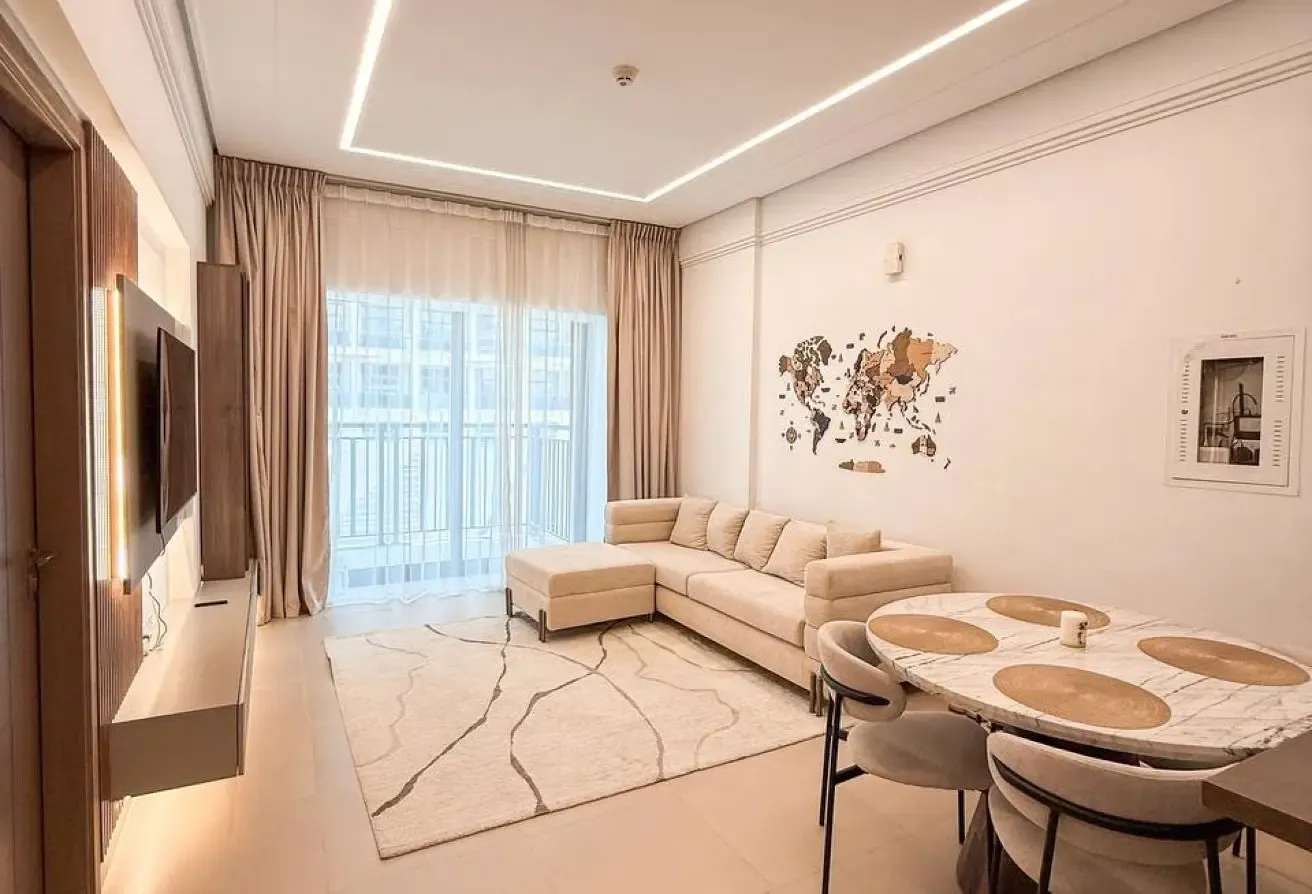 Furnished 1BR/ Multiple Views