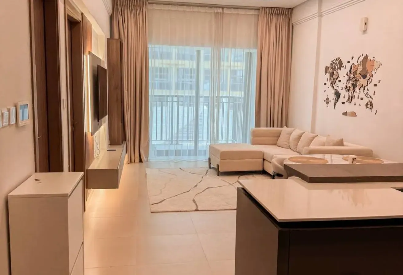 Furnished 1BR/ Multiple Views
