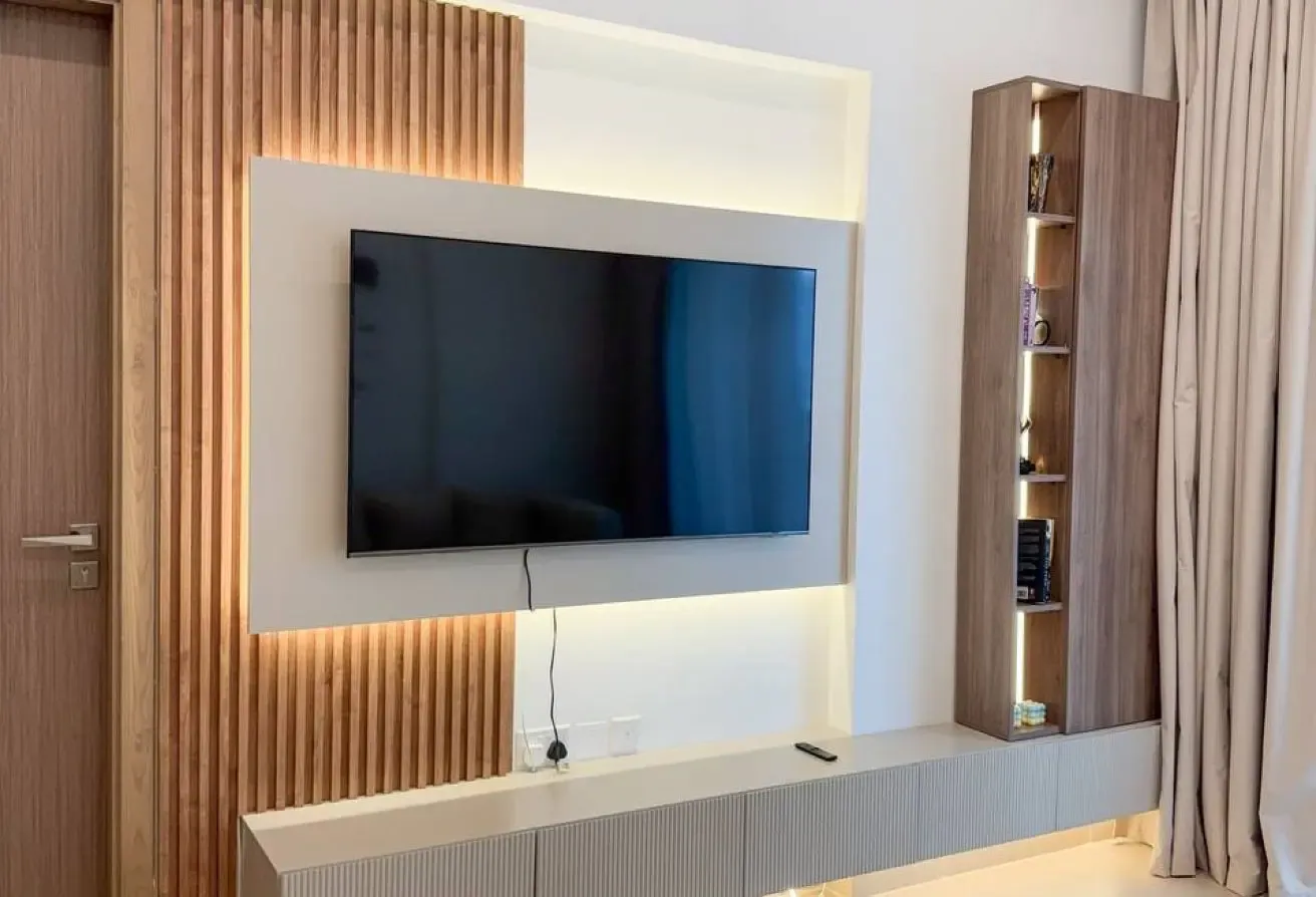 Furnished 1BR/ Multiple Views