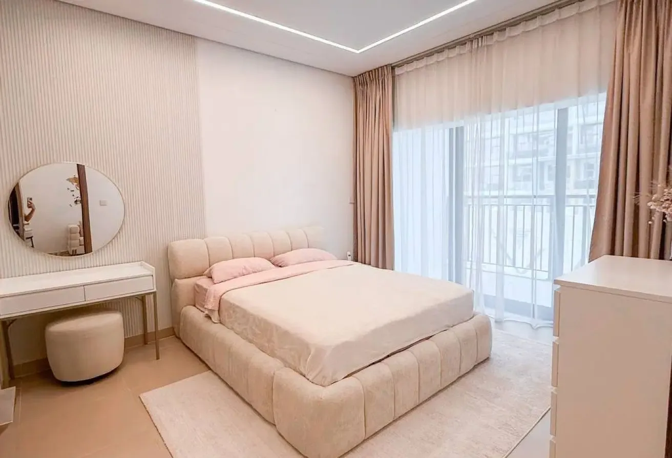 Furnished 1BR/ Multiple Views