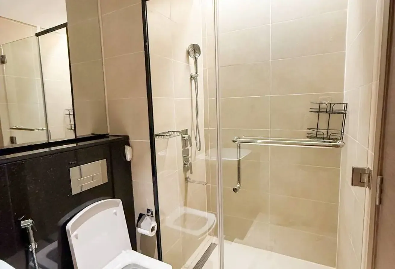 Furnished 1BR/ Multiple Views