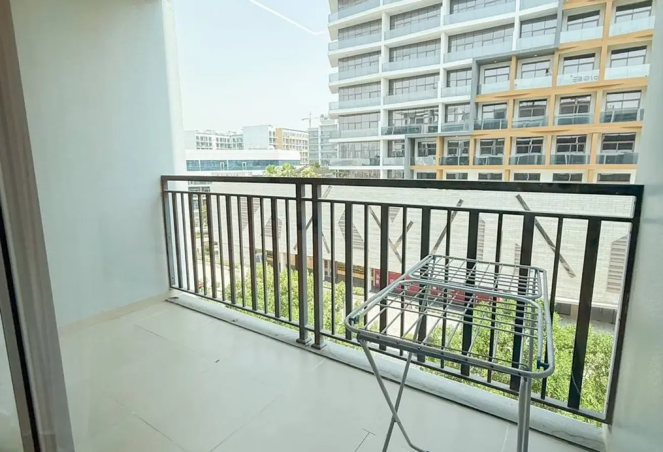 Furnished 1BR/ Multiple Views