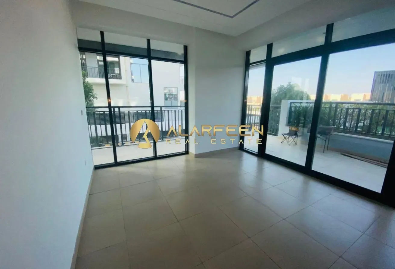 Panoramic View | Unfurnished | Ready to Move
