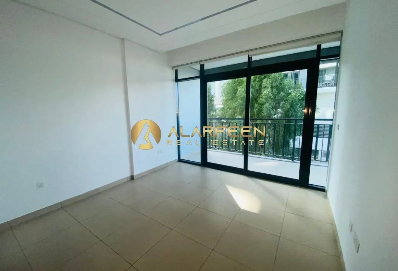 Panoramic View | Unfurnished | Ready to Move
