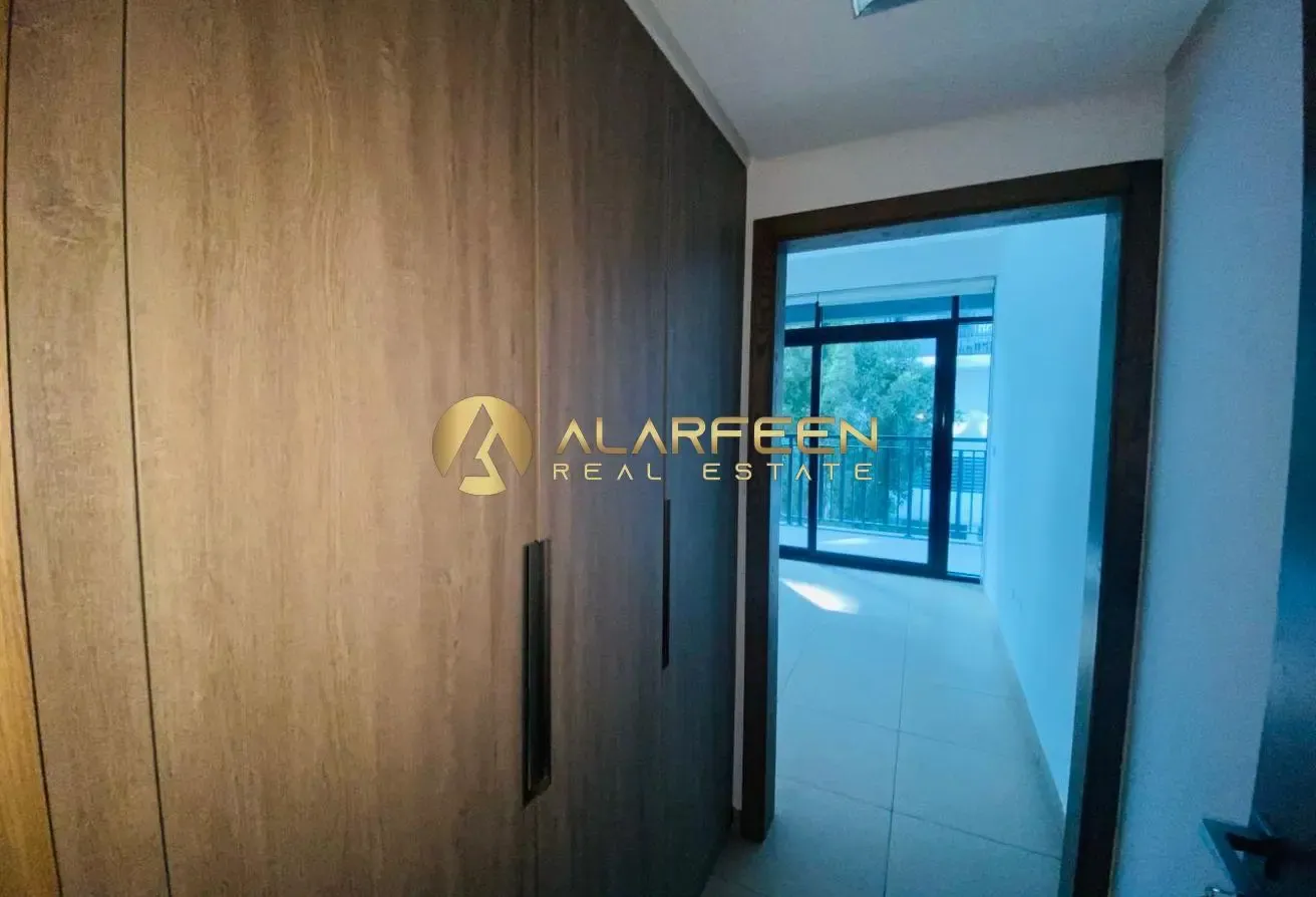 Panoramic View | Unfurnished | Ready to Move