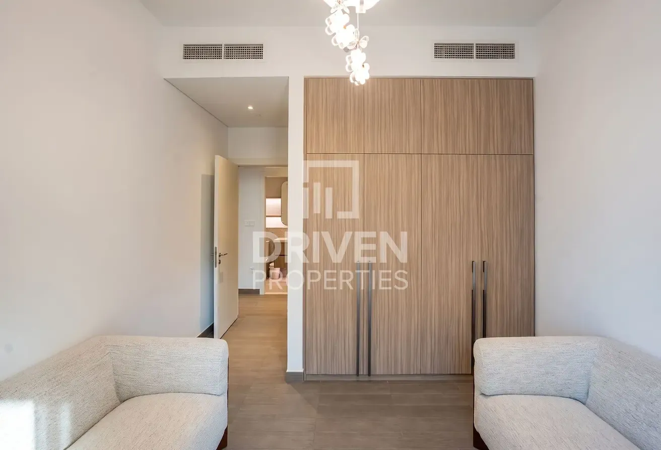 Park View | Ready to Move in | Premium Quality
