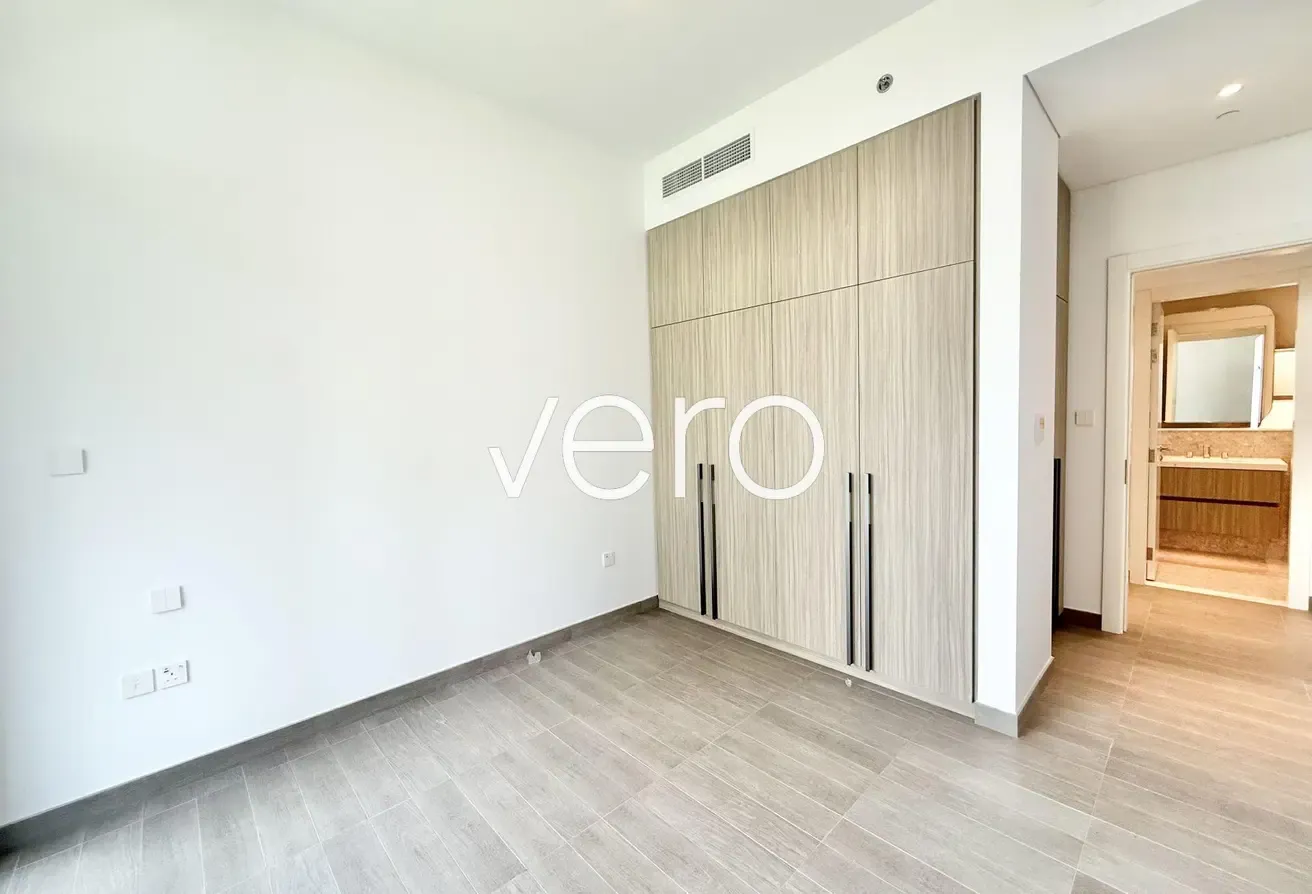 Park View | Mid Floor | Spacious Kitchen