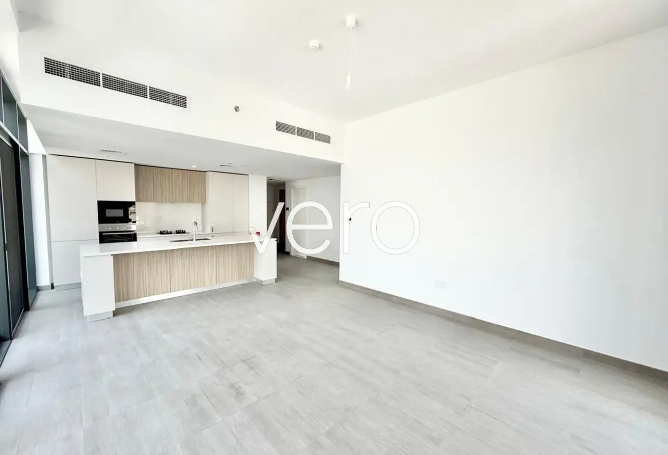 Open Layout | Corner Unit | Vacant
