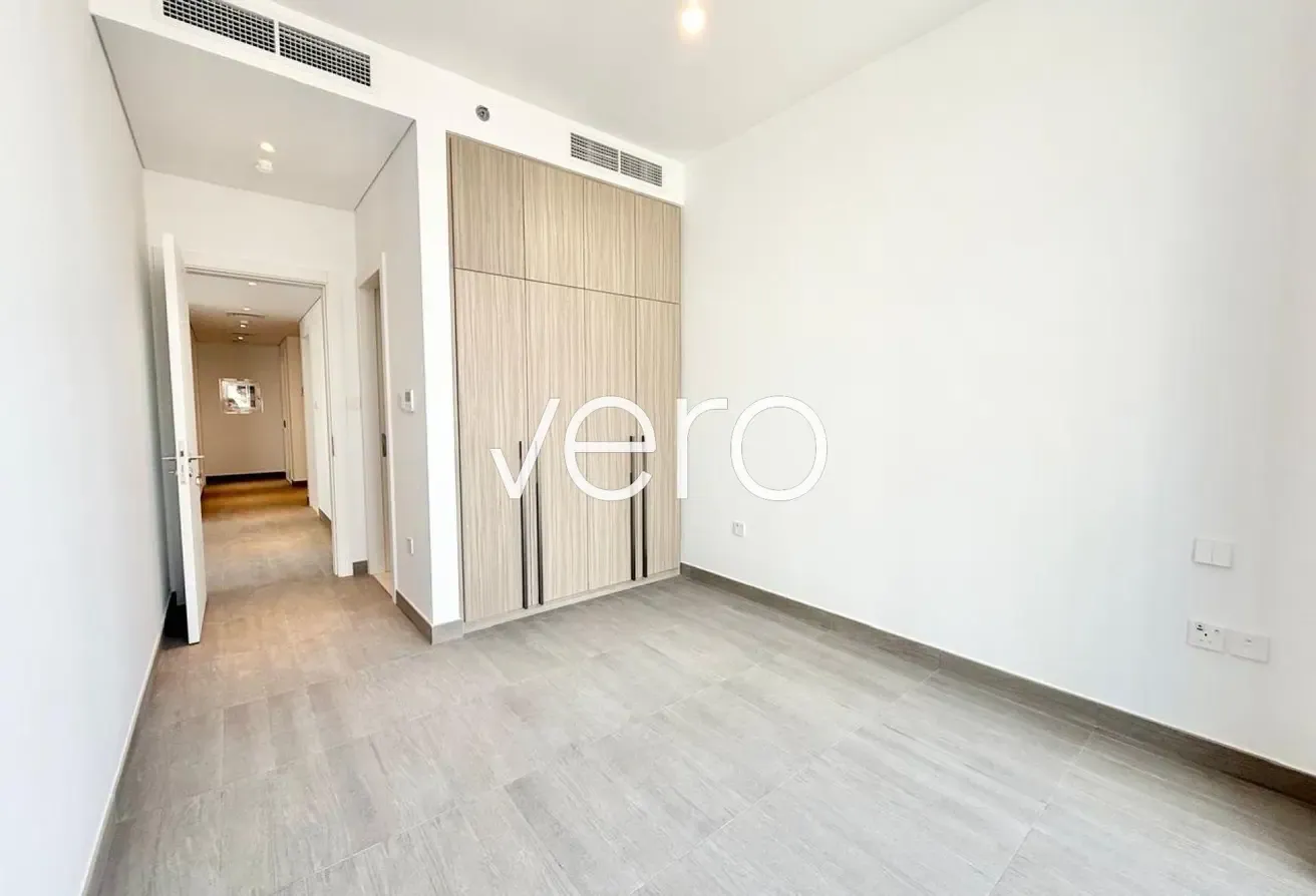 Open Layout | Corner Unit | Vacant