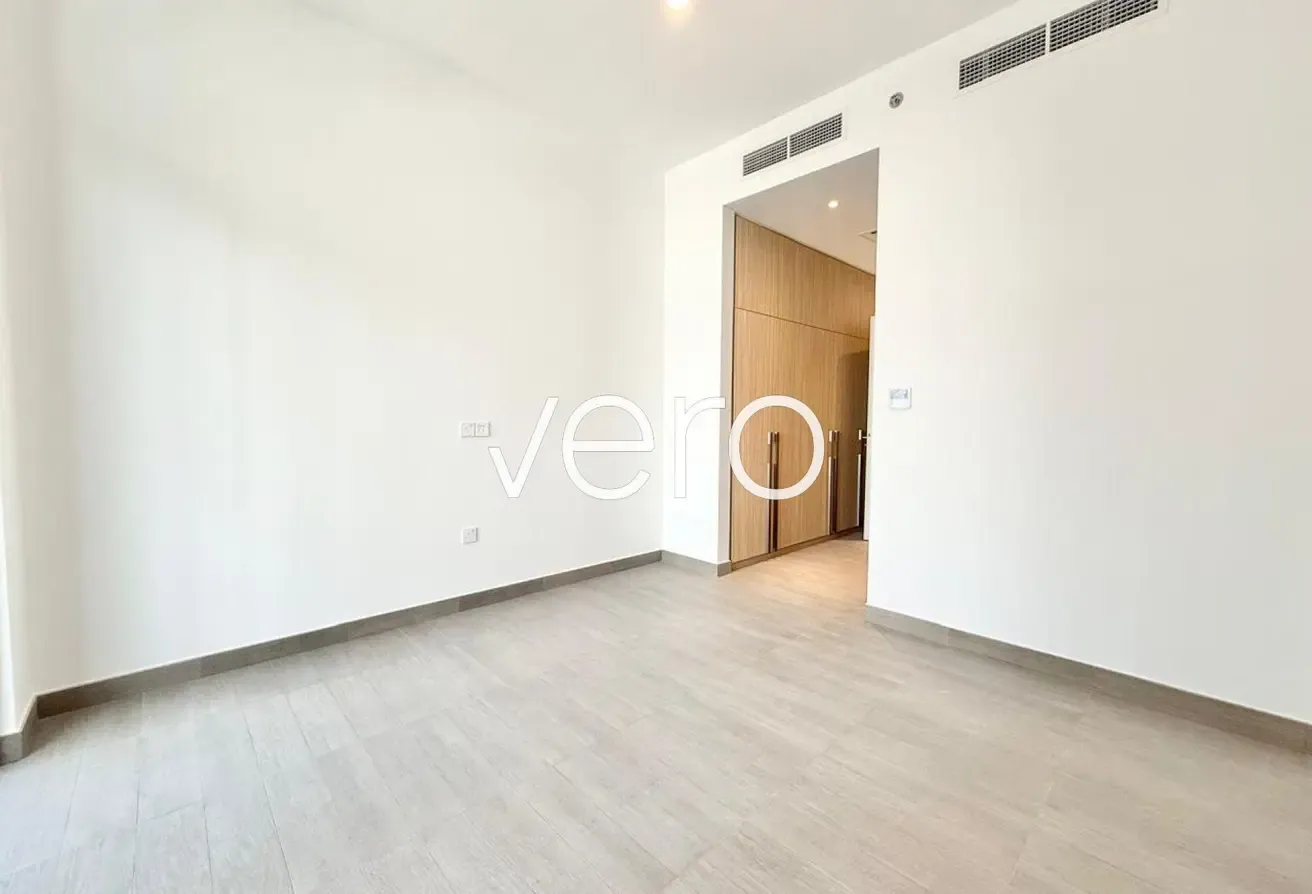 Open Layout | Corner Unit | Vacant