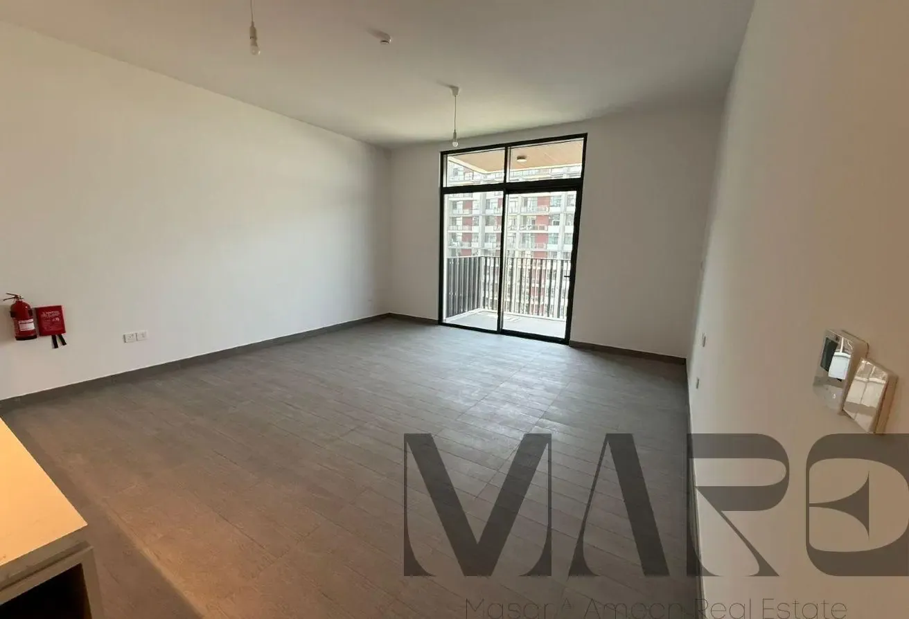 2 Parkings | Corner Unit | Semi Furnished | Prime