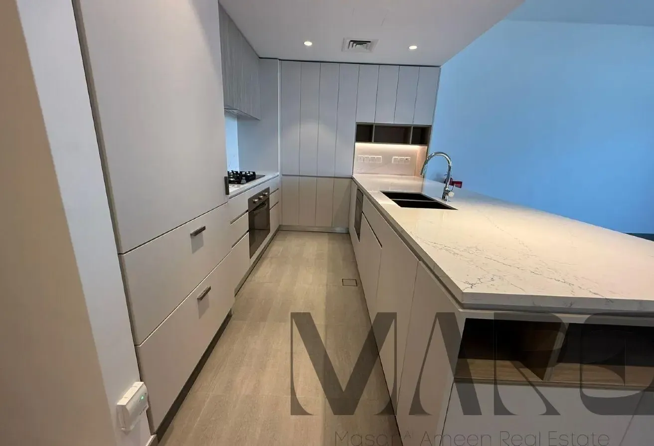 2 Parkings | Corner Unit | Semi Furnished | Prime