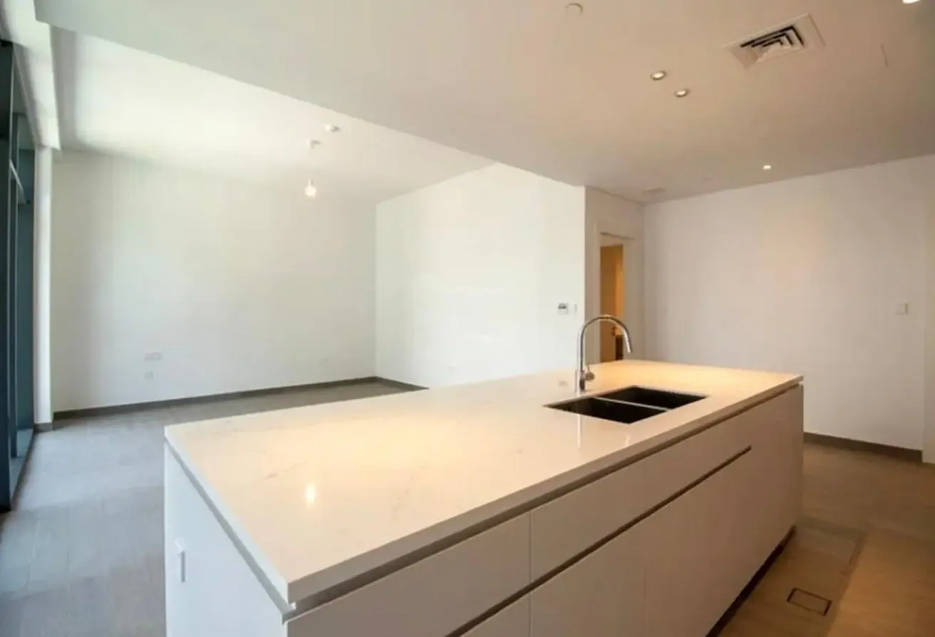 Big Layout l Ready to move l Cheques negotiable