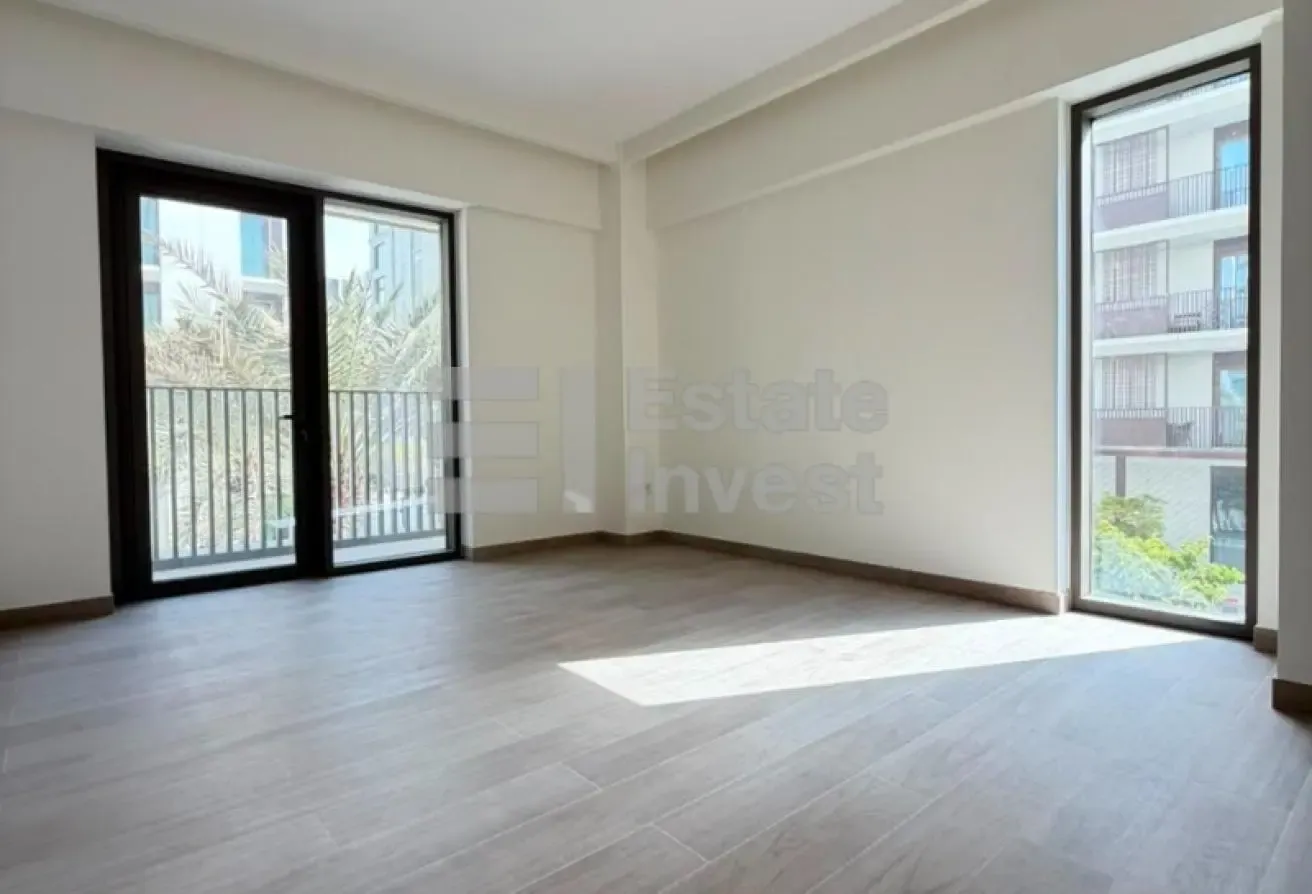 UNFURNISHED / 2 BALCONIES / FIRST TENANT
