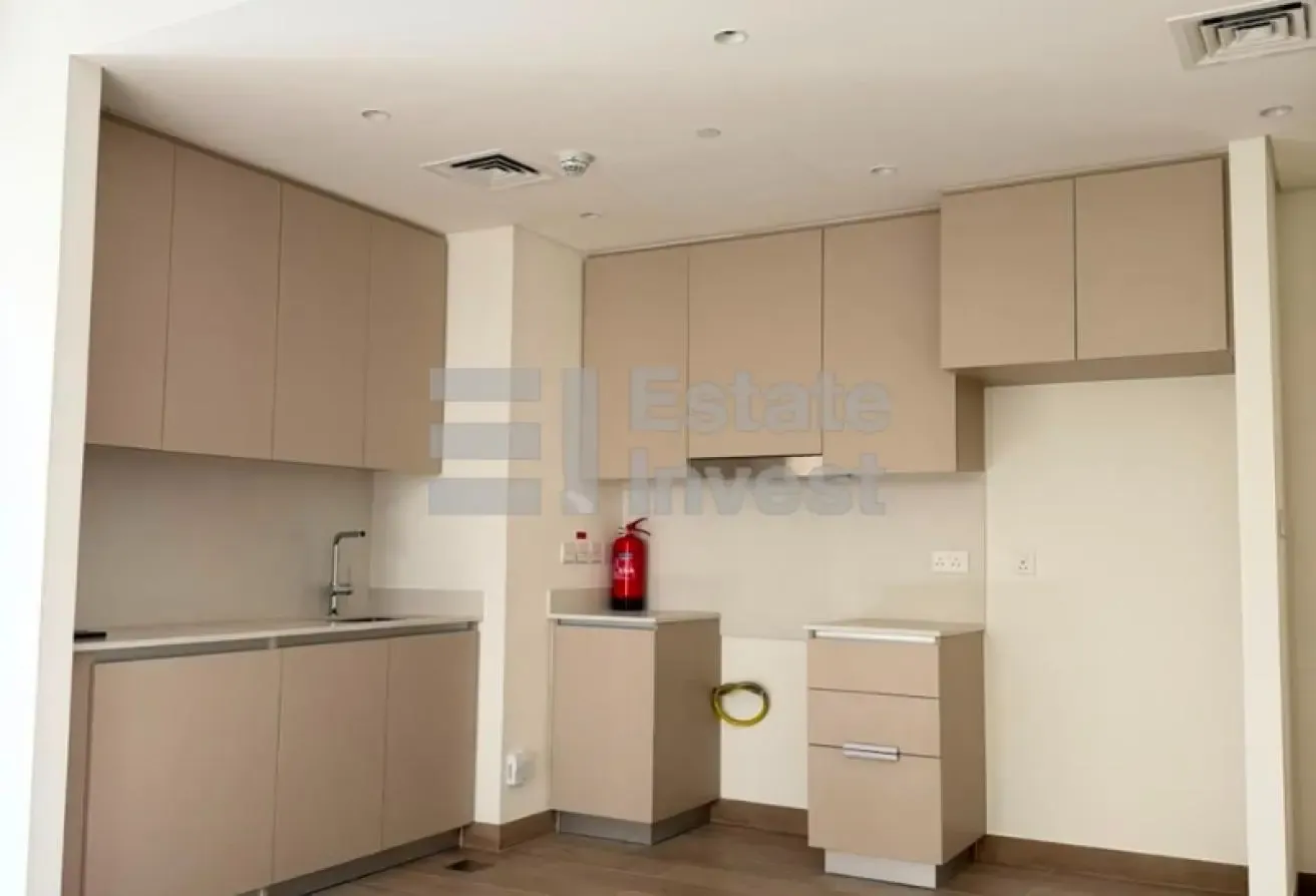 UNFURNISHED / 2 BALCONIES / FIRST TENANT