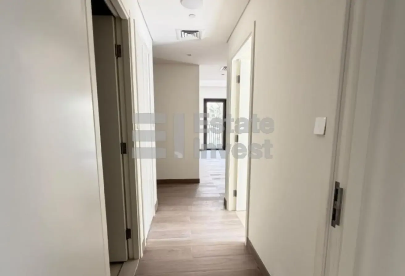 UNFURNISHED / 2 BALCONIES / FIRST TENANT