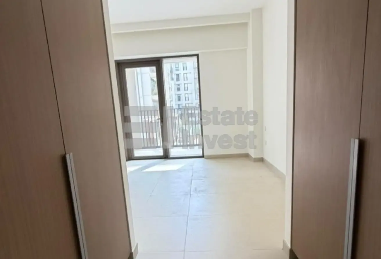 UNFURNISHED / 2 BALCONIES / FIRST TENANT