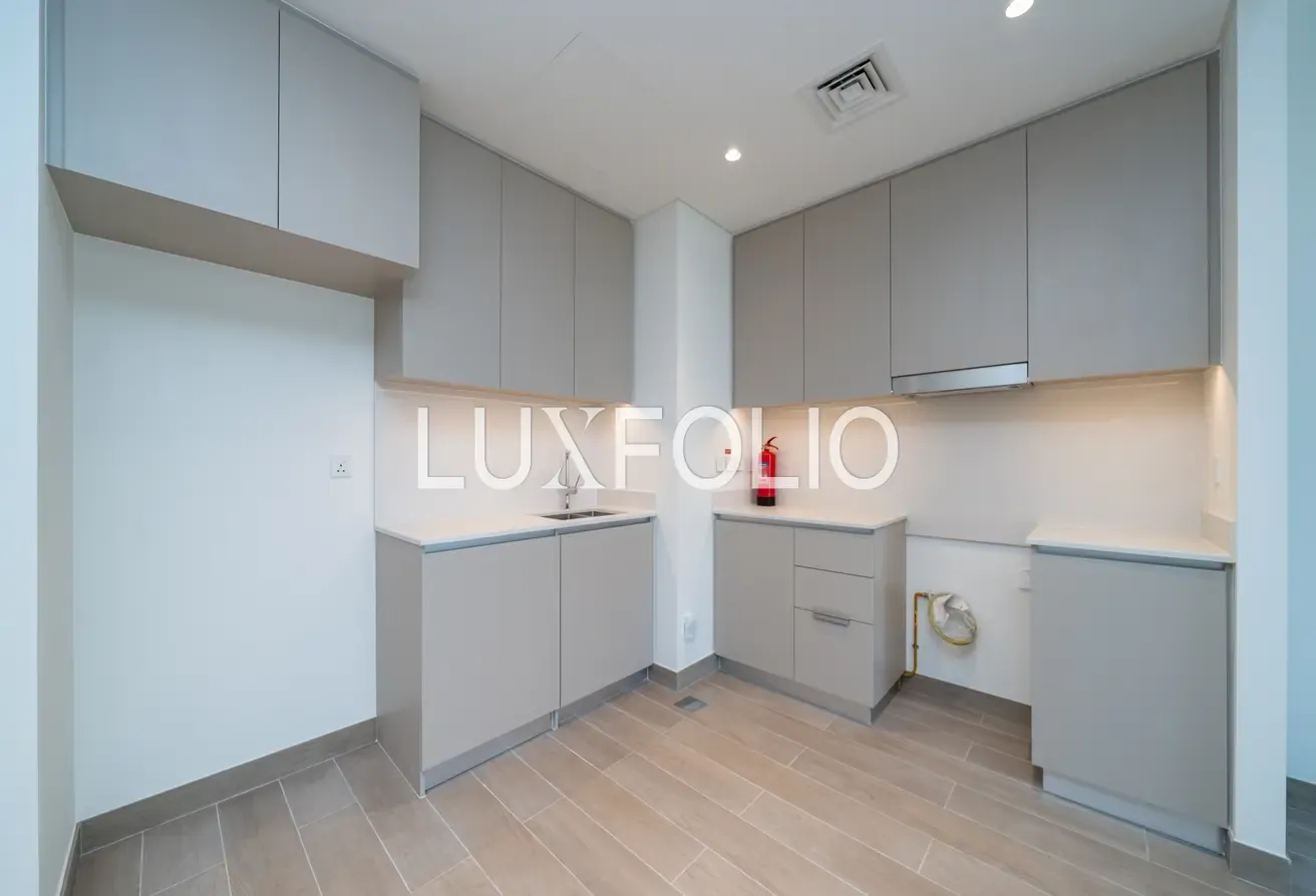 Lagoon View | Beach Access | Vacant