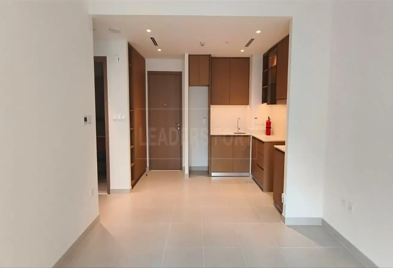 Brand New l Semi Furnished l Beach Accsess