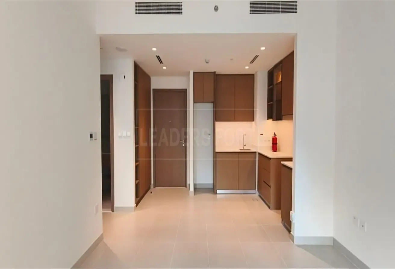 Brand New l Semi Furnished l Beach Accsess