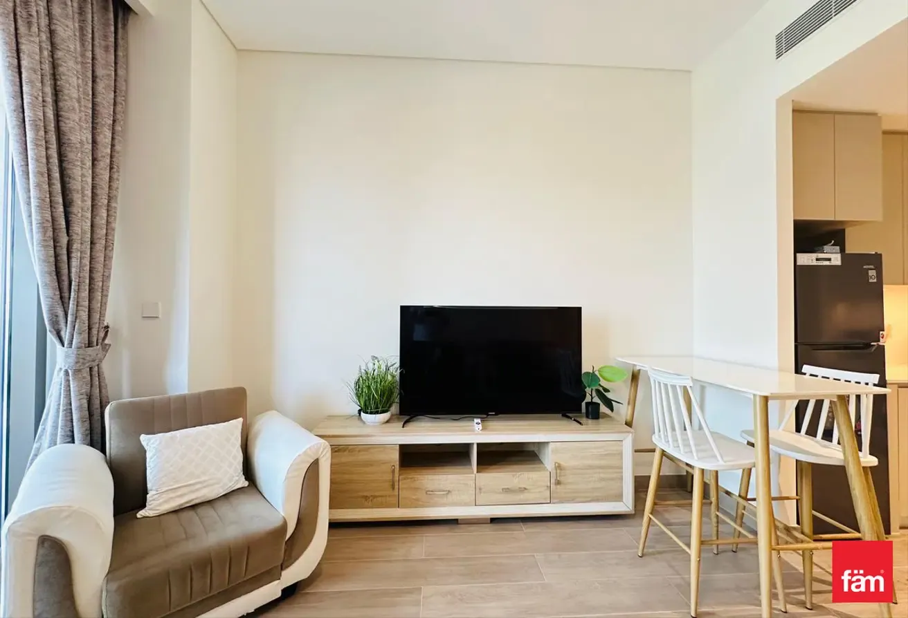 Lovingly Furnished | Private Beach | 12 Chqs