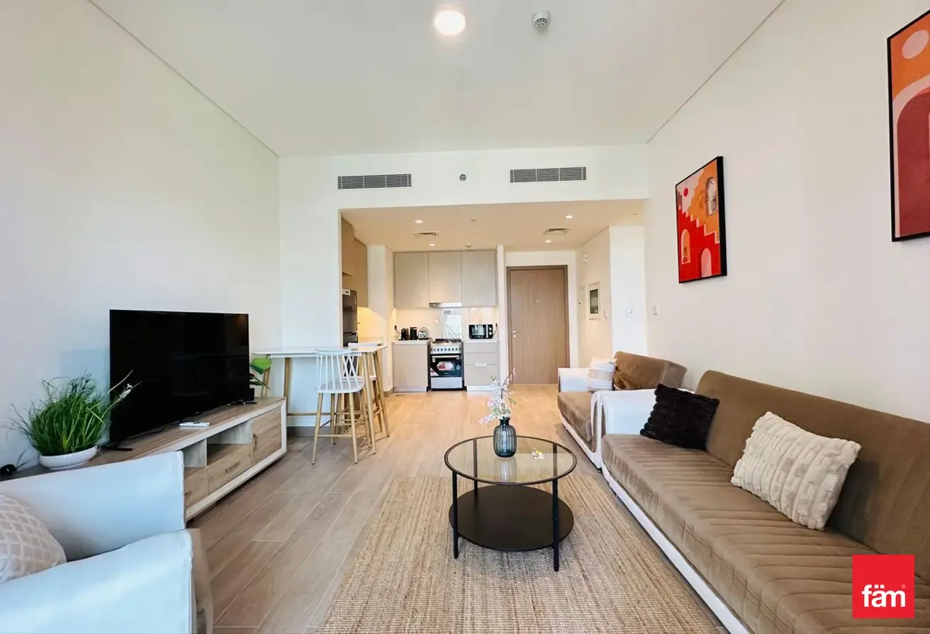 Lovingly Furnished | Private Beach | 12 Chqs
