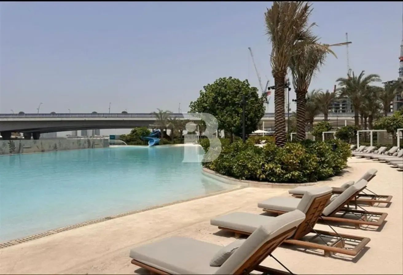 Best | Vacant in September | Creek Beach View