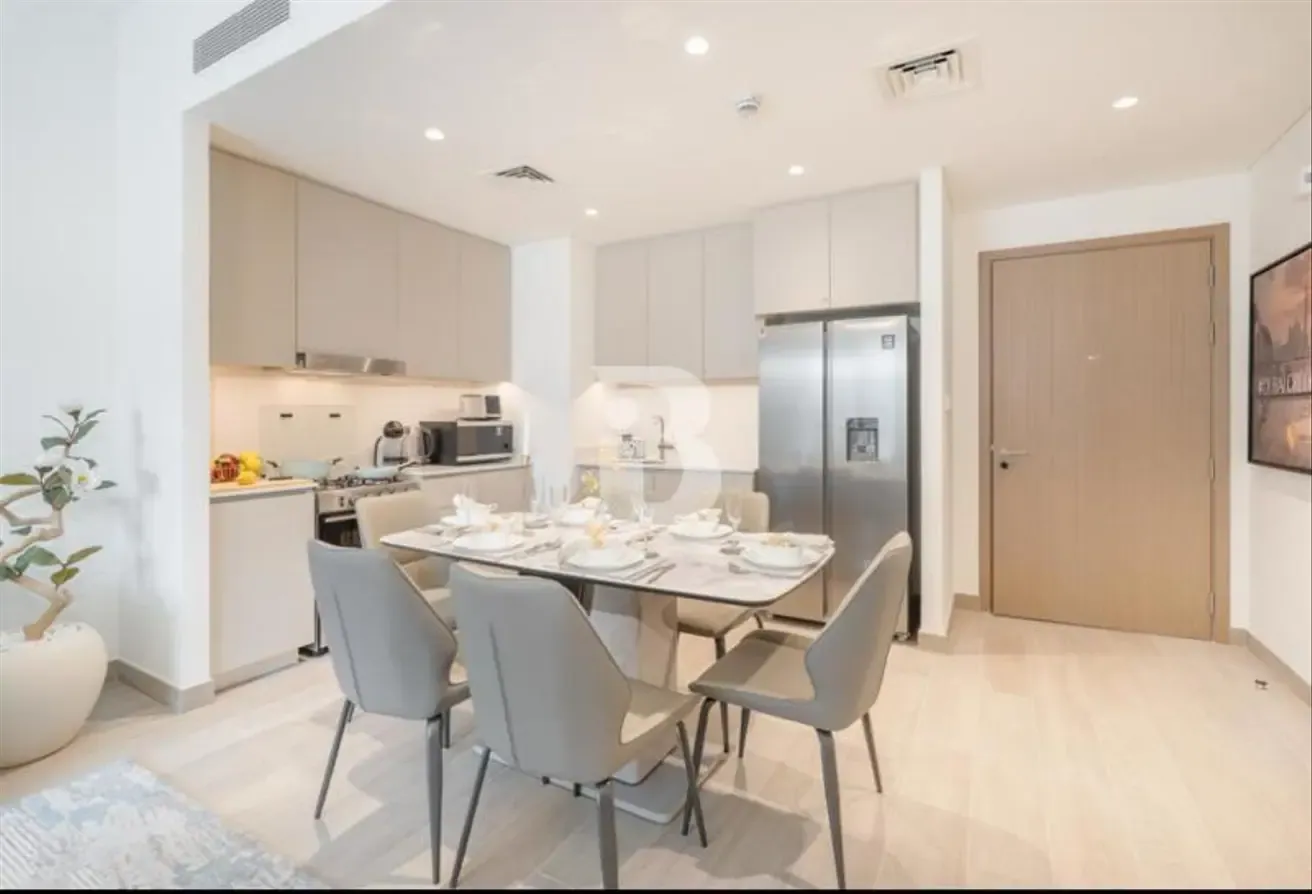 Best | Vacant in September | Creek Beach View