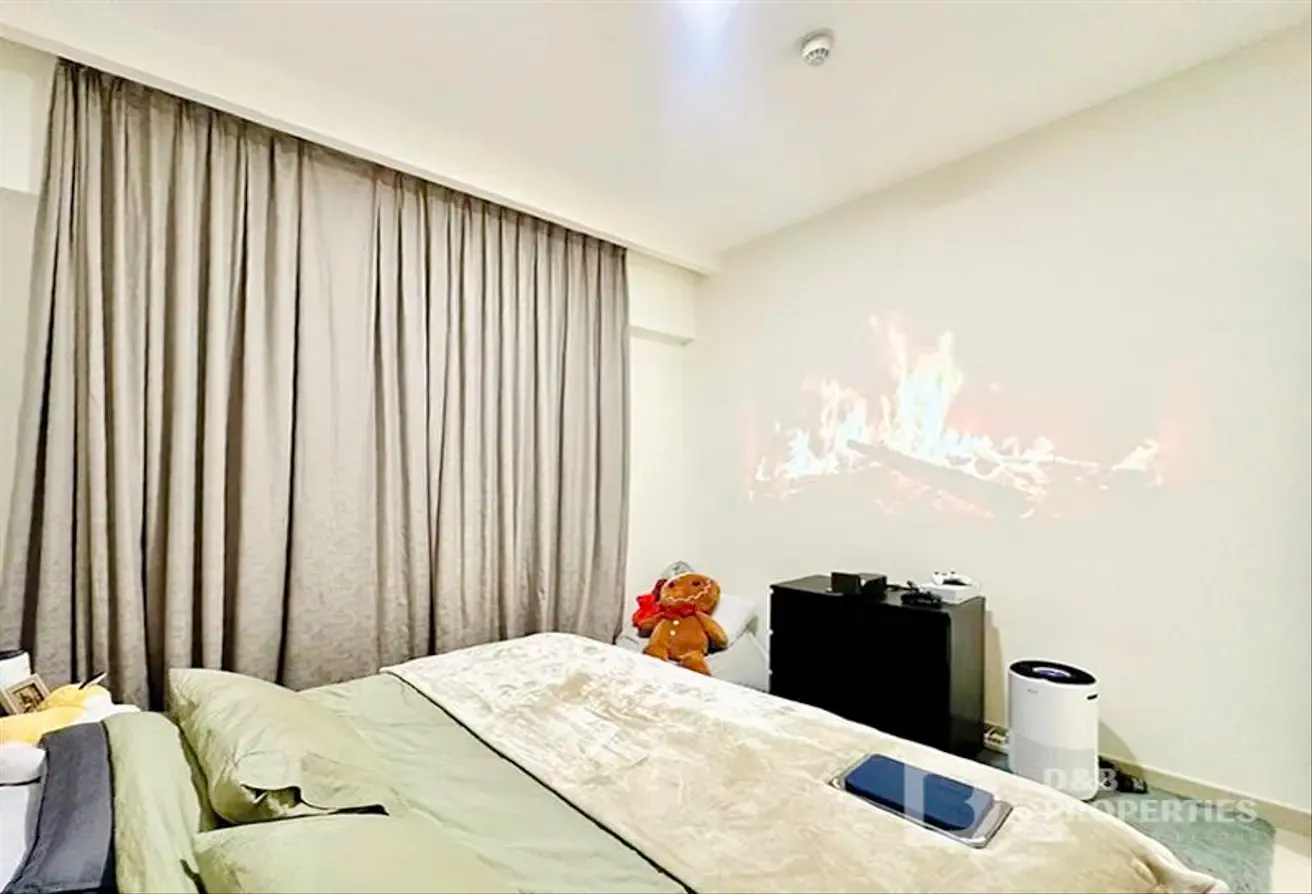 Spacious Mid Floor Unit | Bright | Prime Location