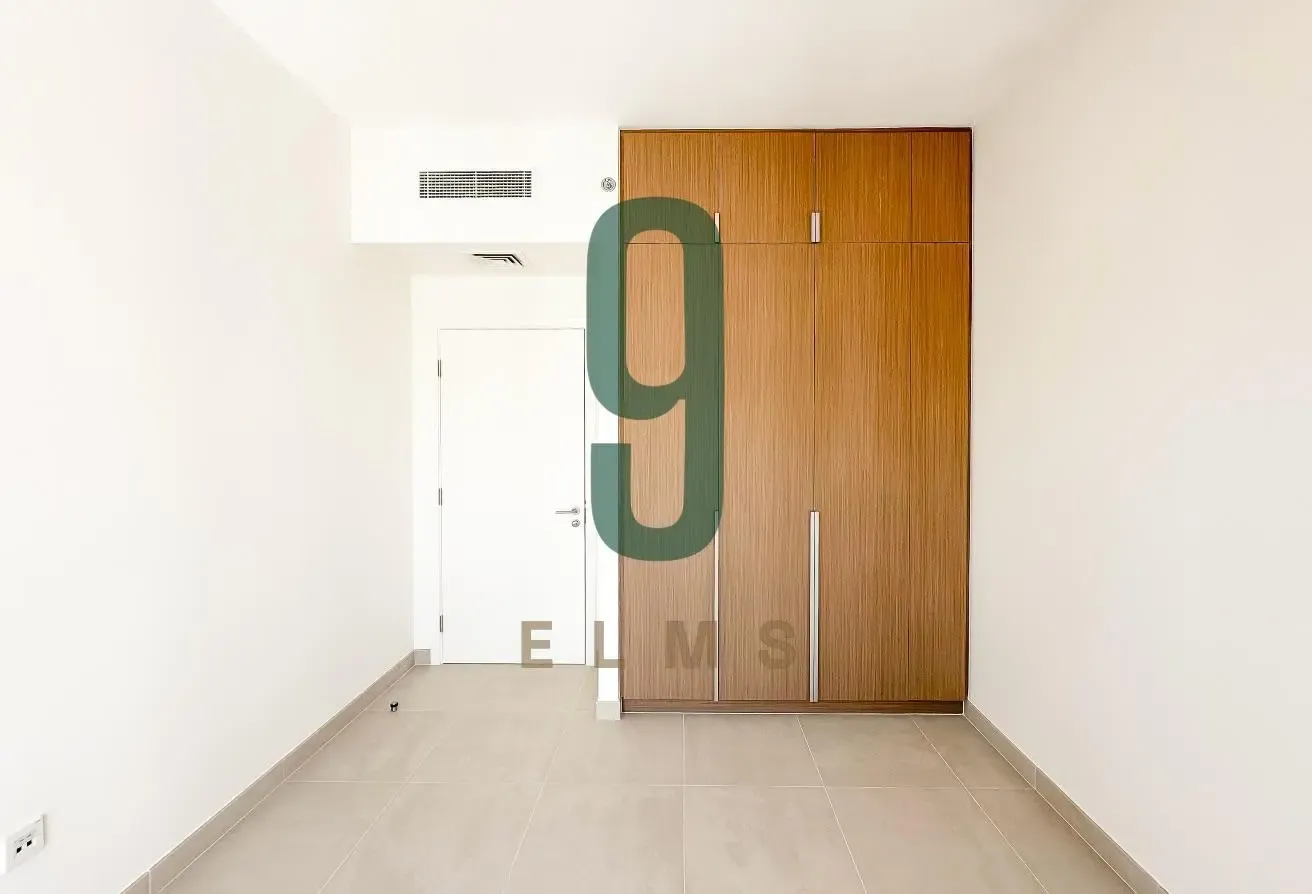 Corner Unit | Bright Living Area | Brand New