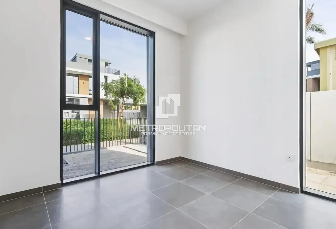 Single Row| Brand New| Corner| 5BR | Semi Detached