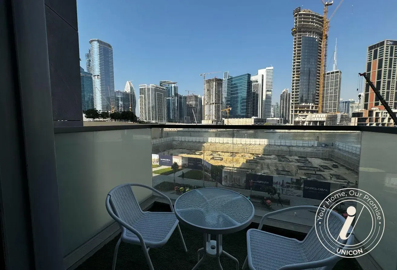 Luxury Furnished 1 BR | Pool and Gym | w/ Balcony
