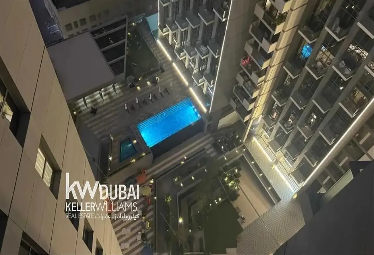 FULLY FURNISHED I HIGH FLOOR I BRIGHT LAYOUT
