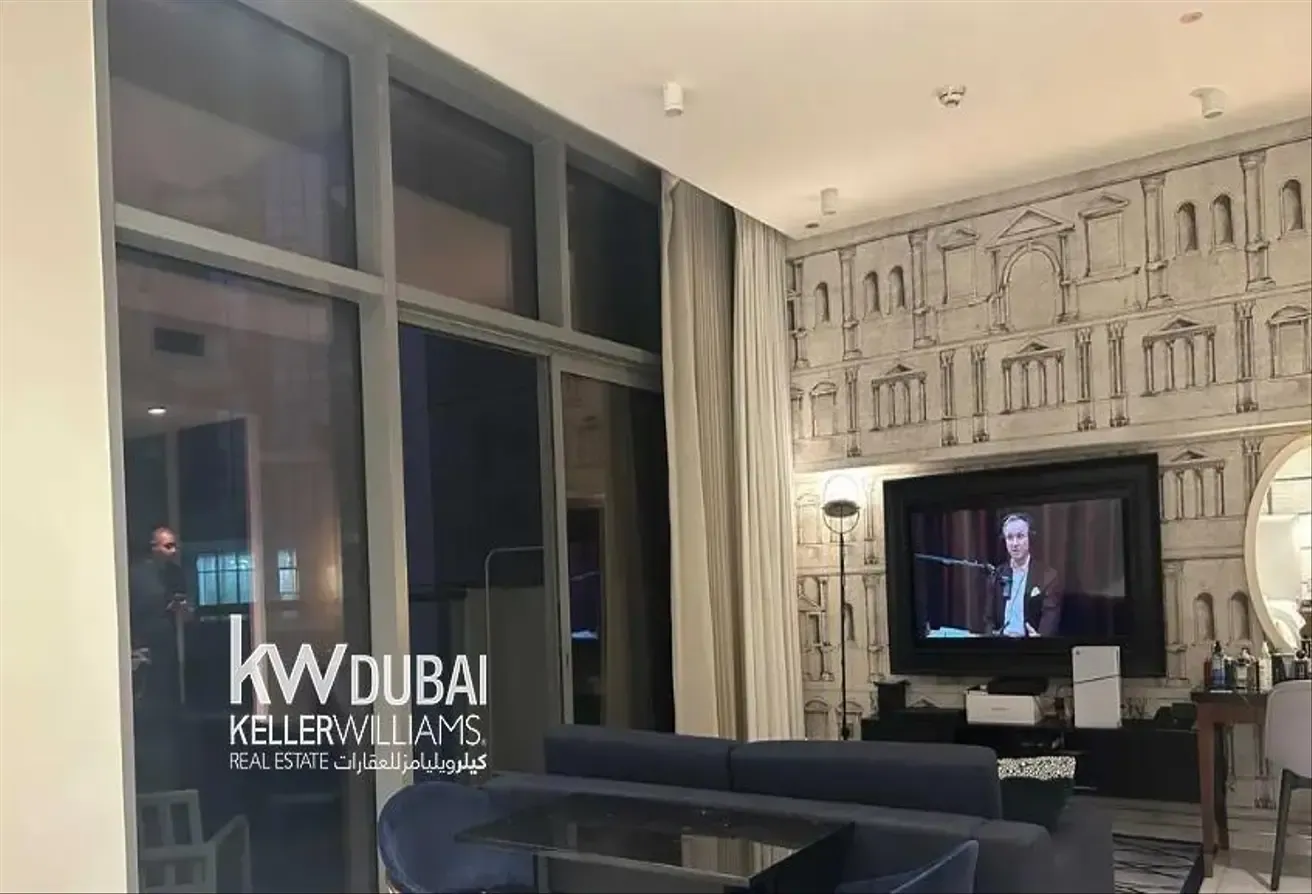 FULLY FURNISHED I HIGH FLOOR I BRIGHT LAYOUT