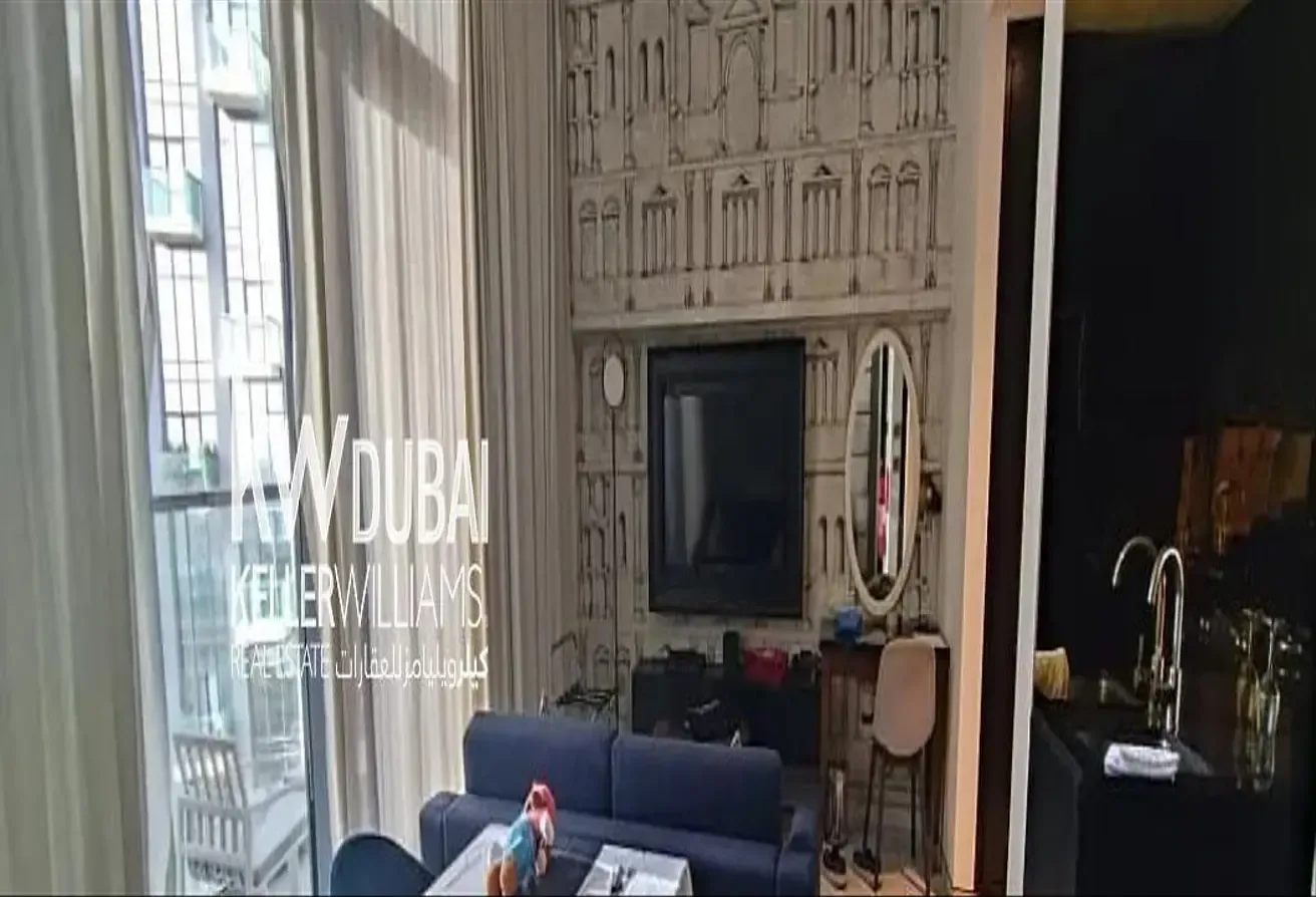 FULLY FURNISHED I HIGH FLOOR I BRIGHT LAYOUT