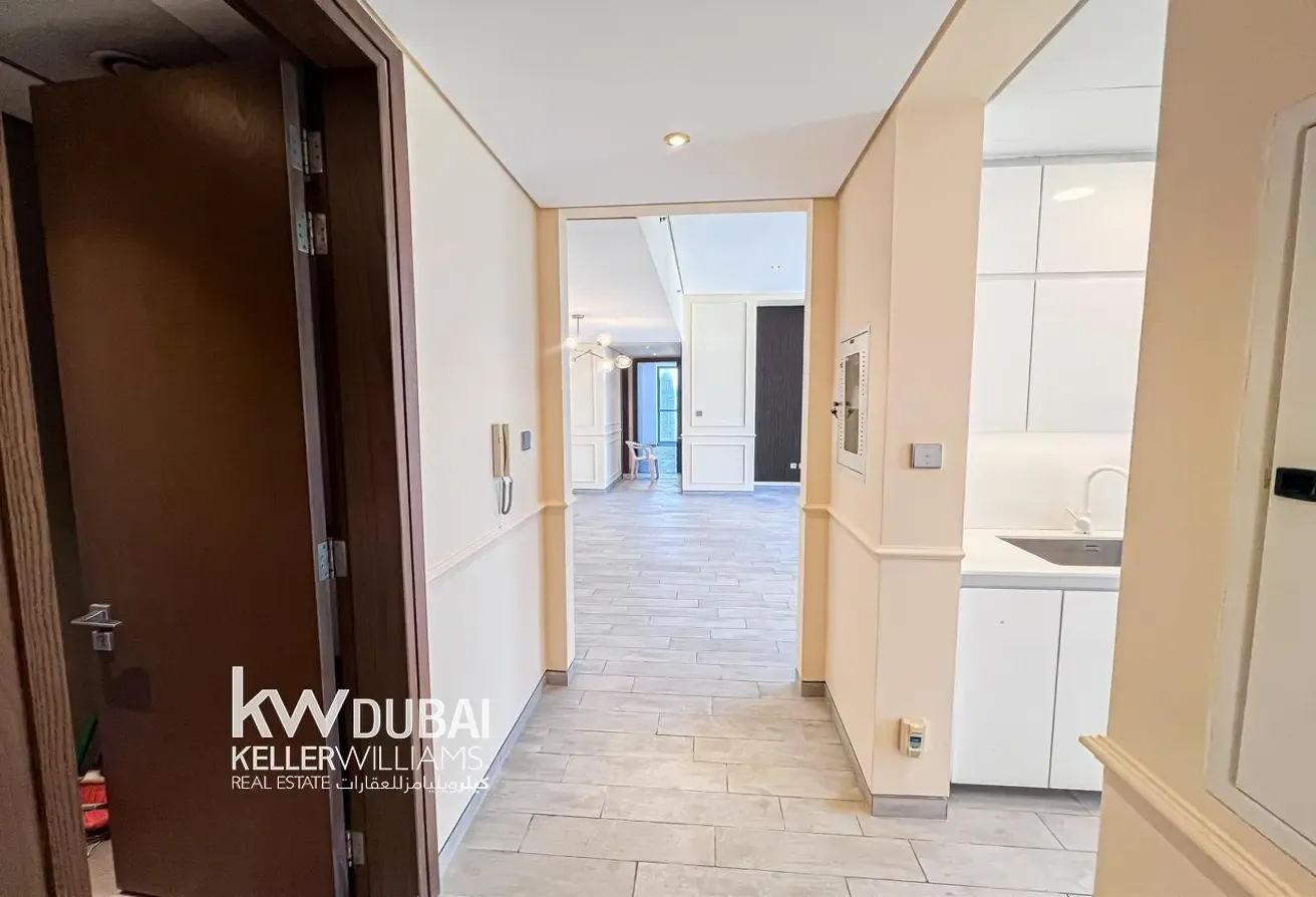 HIGH FLOOR | UNFURNISHED I BRIGHT LAYOUT