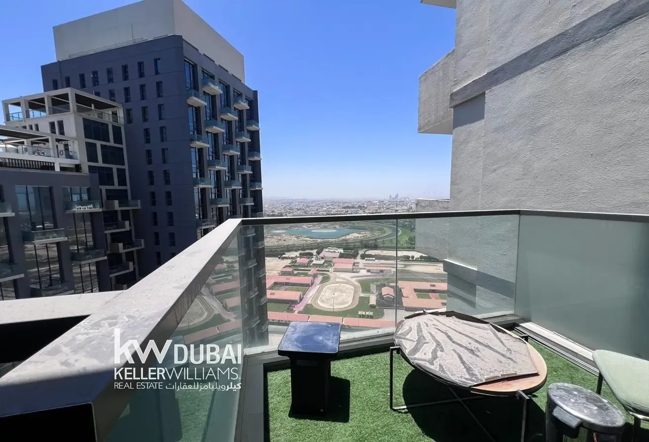 HIGH FLOOR | UNFURNISHED I BRIGHT LAYOUT
