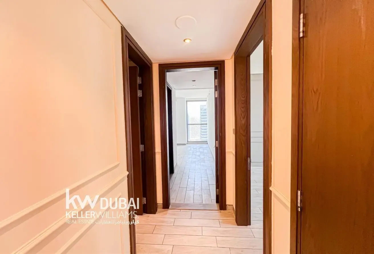 HIGH FLOOR | UNFURNISHED I BRIGHT LAYOUT