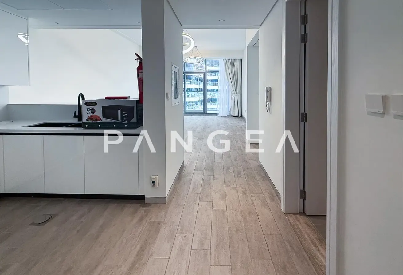 Renovated | Canal View | Ready to move in