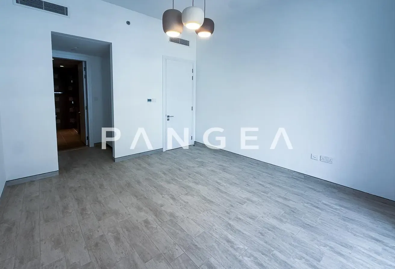 Renovated | Canal View | Ready to move in