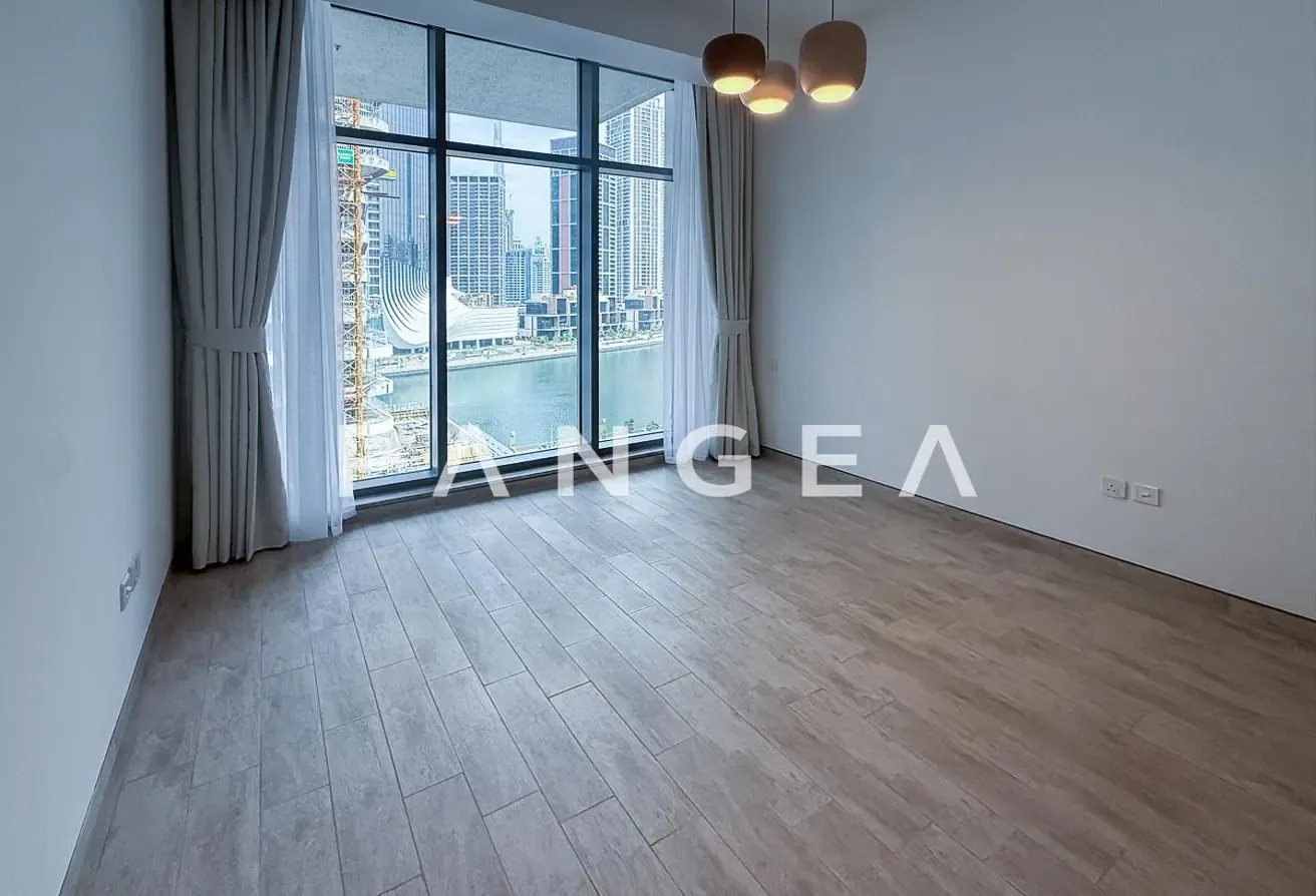 Renovated | Canal View | Ready to move in