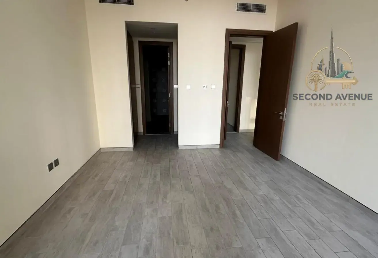 Stable View, High Floor, Rare available