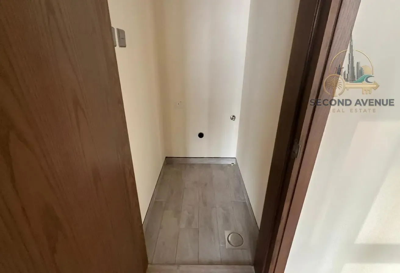 Stable View, High Floor, Rare available
