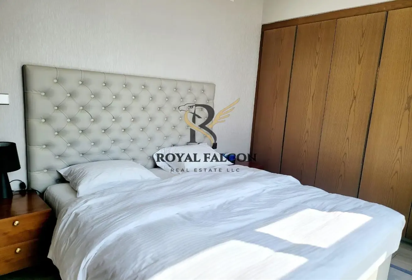 FULL CANAL AND STABLE VIEW| HIGH FLOOR| UNFURNISH
