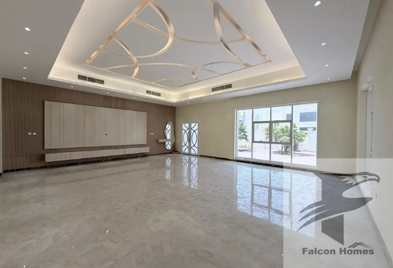 Spacious 4BR Villa with Garden Area | Single Floor