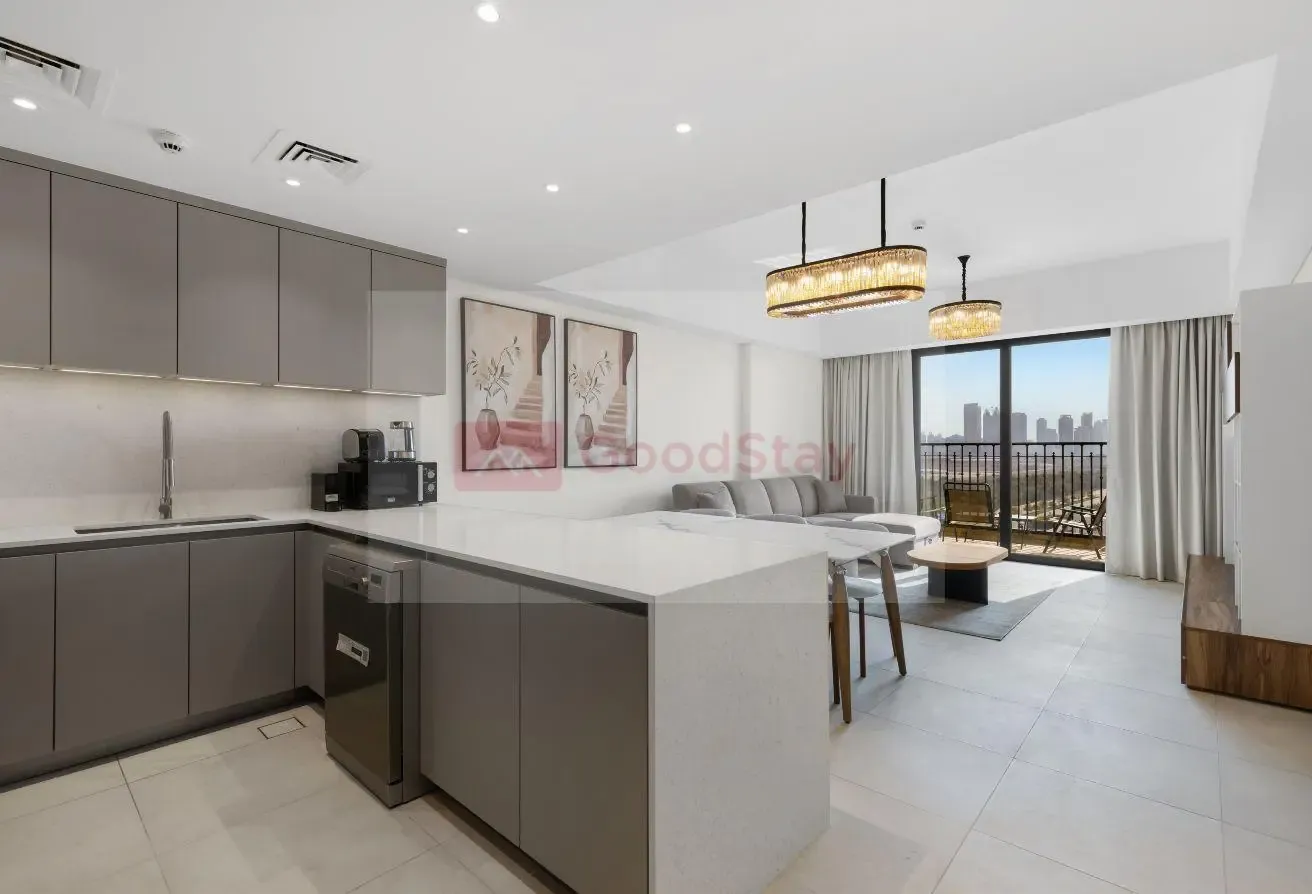 Stylish Fully-Equipped 2BDR, Gym & Pool Access