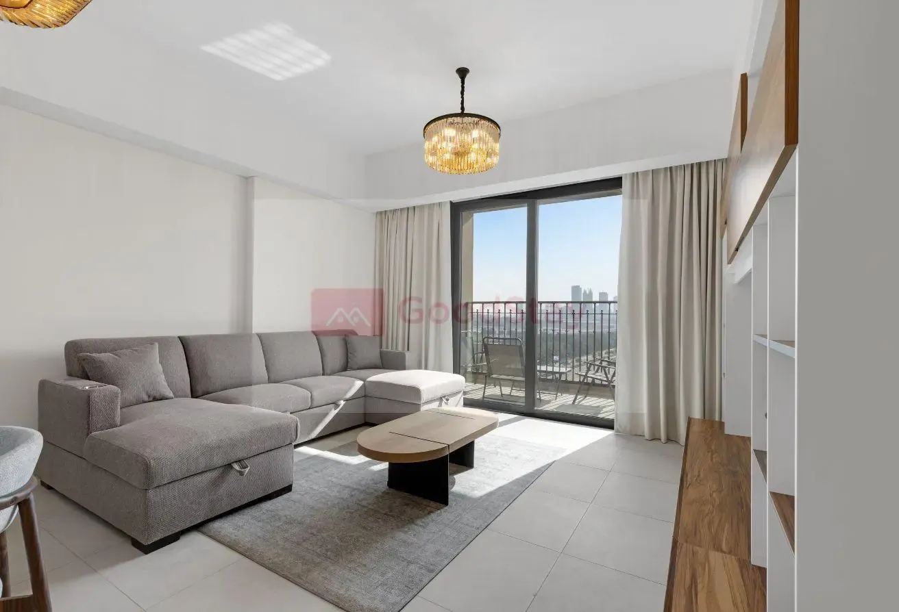 Stylish Fully-Equipped 2BDR, Gym & Pool Access