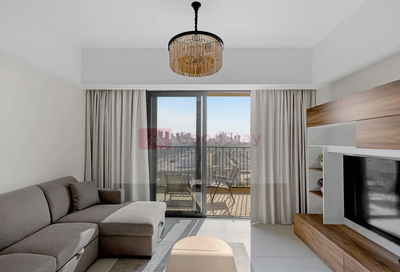 Stylish Fully-Equipped 2BDR, Gym & Pool Access